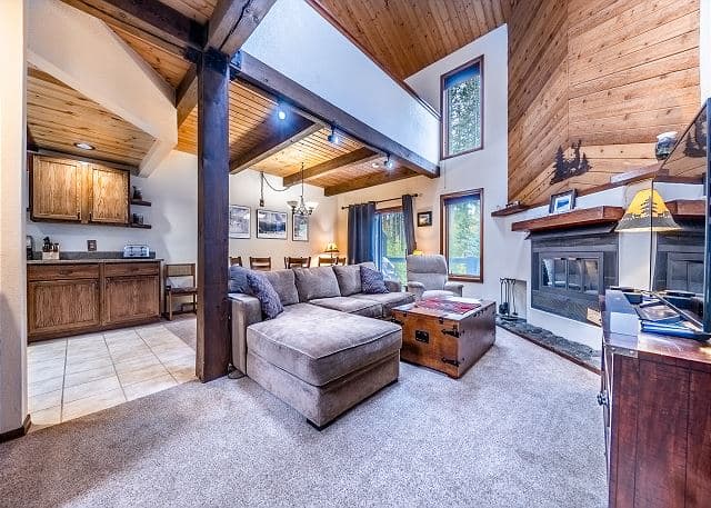 300 Kings Crossing Road # 3 C