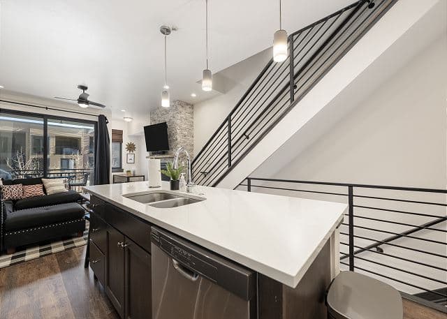 274 Lions Gate Dr