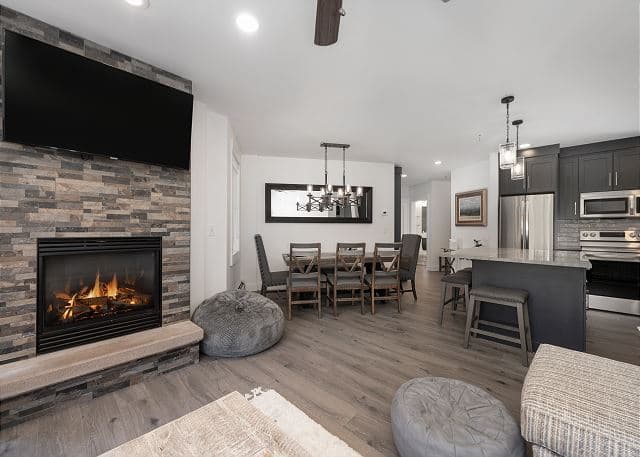 Zephyr Mountain Lodge # 2408